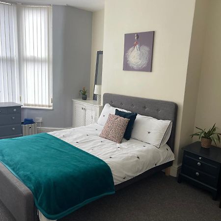 Marks Place Liverpool Bagian luar foto