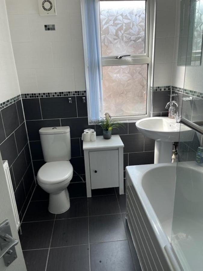 Marks Place Liverpool Bagian luar foto